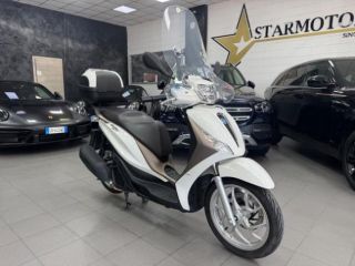 PIAGGIO Medley 125 ABS PARABREZZA BAULETTO COPRIGAMBE TUCANO rif. 23904335