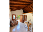 CESANO ELEGANTE BILOCALE ARREDATO CON SOFFITTO A TRAVI A VISTA