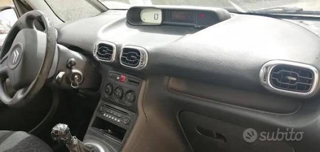 Ricambi Citroen Picasso 1.6 D del 2010 motore 9HX - Foto 5