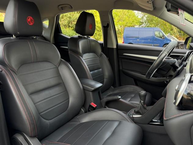 MG ZS ZS 1.5 Luxury " NERA" +GPL - Foto 8