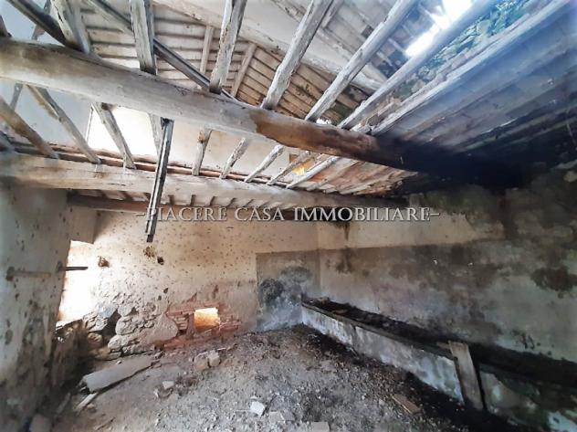 Casale da ristrutturare con 2 ha di uliveto in vendita nel circondario di Orvieto - Foto 8