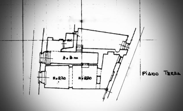 locale commerciale in vendita a Massa in zona Centro Storico