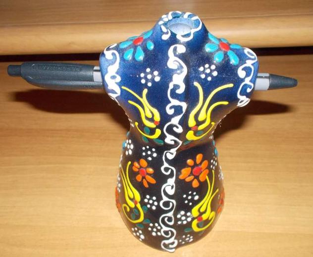 Statuetta portapenne decorata in ceramica - Foto 4