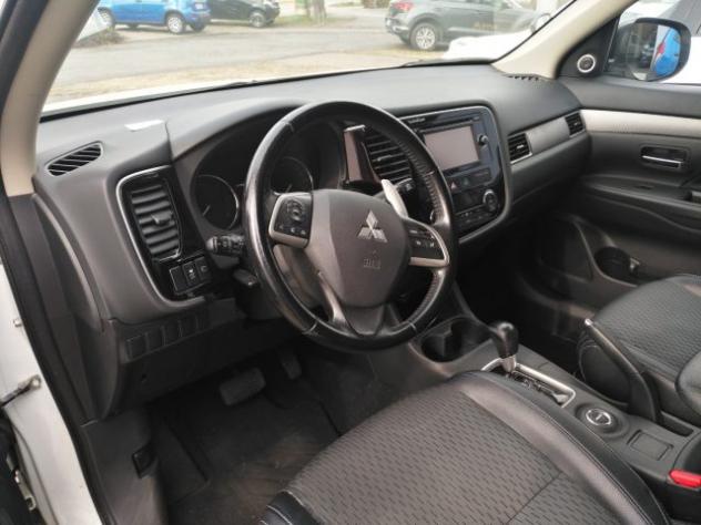 MITSUBISHI Outlander 2.2 DI-D 4WD Instyle 7p. rif. 19899686 - Foto 9