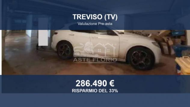 Immobile in asta di 182 m² con più di 5 locali e box auto in vendita a Treviso