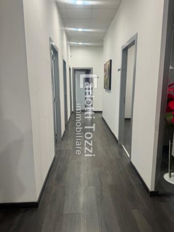 UFFICIO di 6 vani e di 150 mq (GROSSETO) rif. 03710