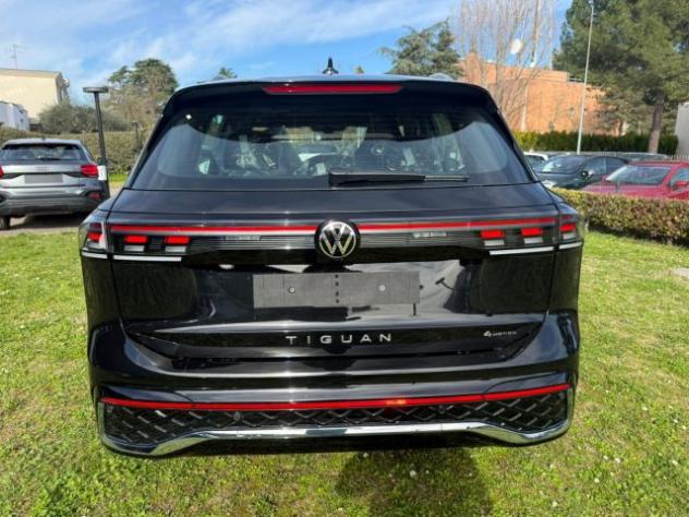 VOLKSWAGEN Tiguan 2.0 TDI 193 CV DSG 4MOTION MY26 R-Line Plus TETTO rif. 23781122 - Foto 6