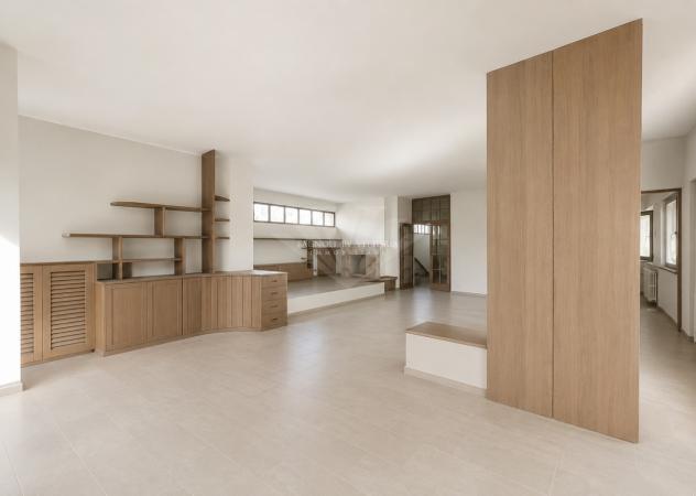 APPARTAMENTO di 9 vani e di 270 mq (PIETRASANTA - Pietrasanta adiacenze centro) rif. 300 - Foto 2