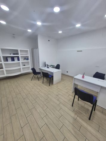 Fuorigrotta - Via Diocleziano - Locale 36 mq - Locato per Investimento - Foto 6