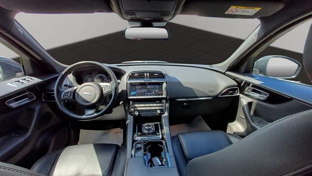 Jaguar F-Pace 2.0d 180 CV AWD aut. Prestige - Foto 8