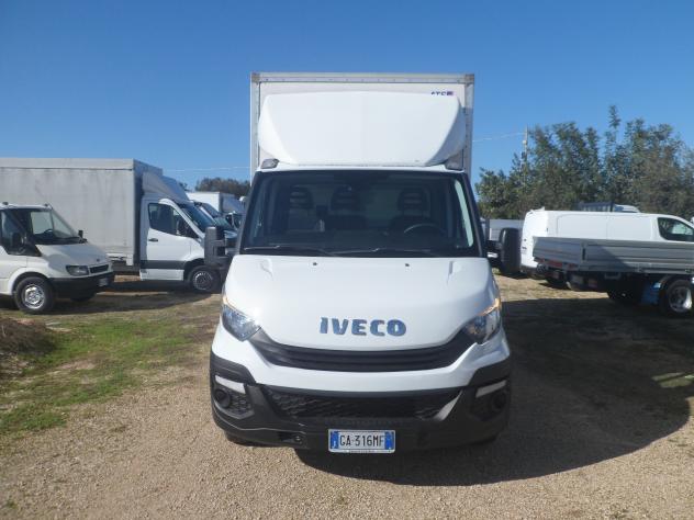 Iveco Daily 35c16 furgonatura con pedana - Foto 2