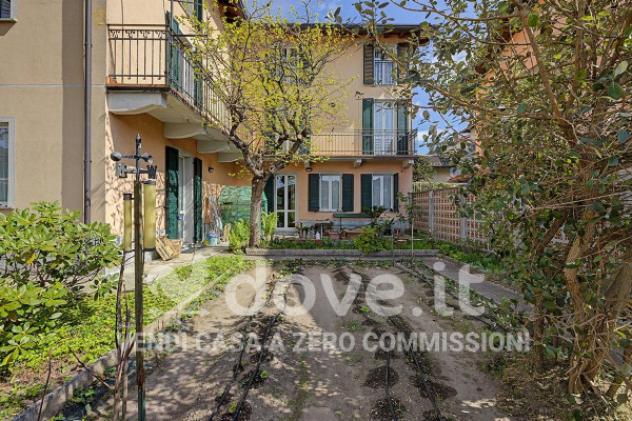 Casa indipendente di 280 m² con 5 locali e box auto in vendita a Luino - Foto 2