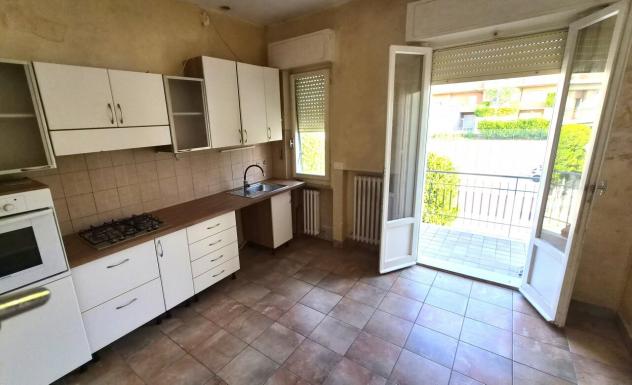 Pentalocale in affitto a Jesi