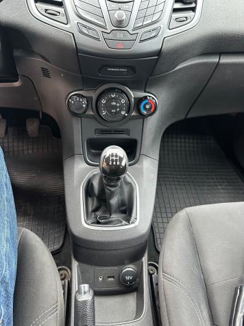 Ford Fiesta 1.5 TDCi 75CV 5 porte Titanium - Foto 9