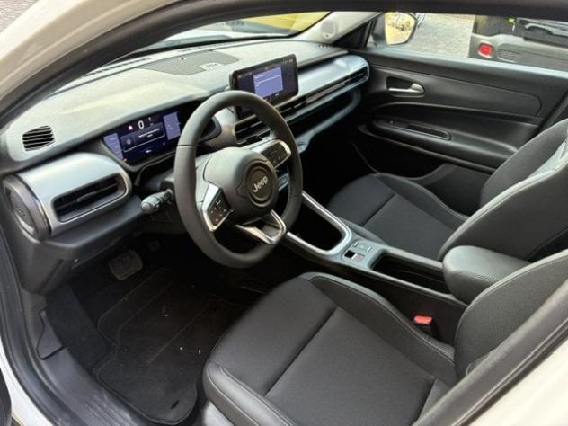 Jeep Avenger e-Hybrid 1.2 MHEV e-Hybrid Turbo Altitude - Foto 9