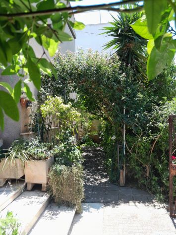 Splendida Villa Indipendente con Giardino, Terrazzo e Dependance – Venduta Arred - Foto 9