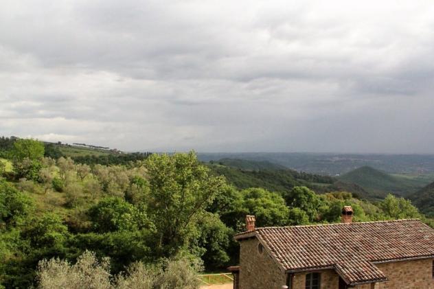 Orvieto (Loc. Morrano) - vendesi porzione di casale allo stato grezzo con giardino privato - Foto 3