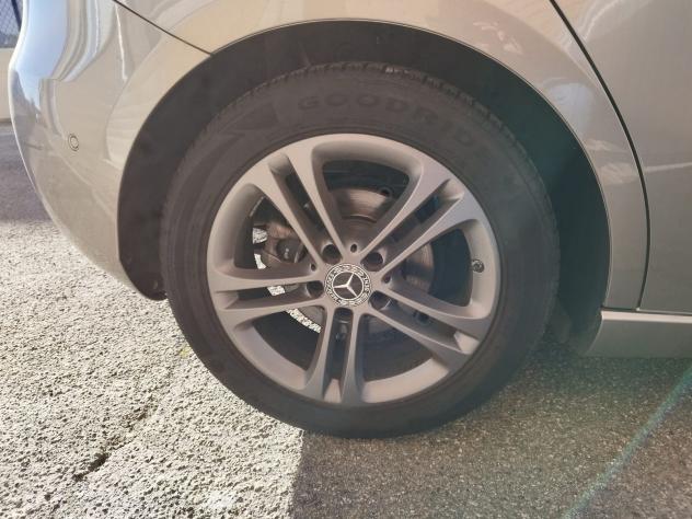 Mercedes-Benz Classe A A 180 d Automatic Premium - Foto 9
