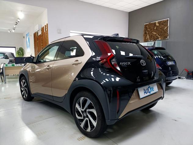Toyota Aygo X 1.0 VVT-I 72CV TREND BICOLOR - LED CARPLAY CAMERA CERCHI R17" - Foto 2