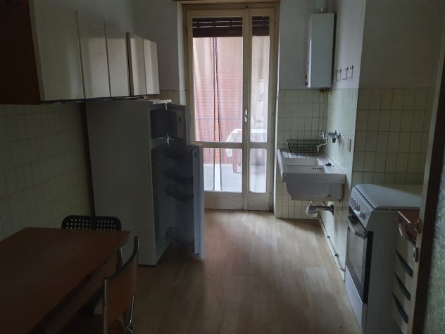 camere arredate per studentesse universitarie Pavia centro piazza Castello - Foto 3