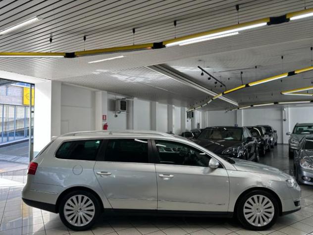 VOLKSWAGEN Passat 2.0 16V TDI Variant Highline rif. 24055700 - Foto 5
