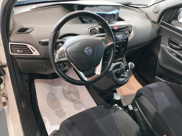 Lancia Ypsilon 1.2 8v Gold *NEOPATENTATI* - Foto 10