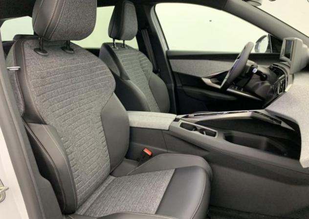 PEUGEOT 5008 1.2 Hybrid 136cv e-DCS6 Allure Pack Navi - 7 Posti rif. 23683704 - Foto 7