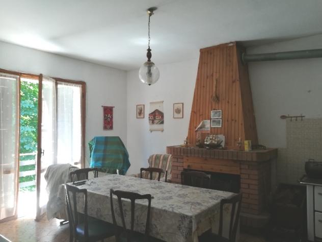 VILLA BIFAMILIARE CON TERRENO E BOSCO - Foto 4
