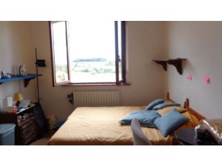 2 SINGOLE PER STUDENTESSE