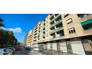 Pentalocale in affitto a Torino