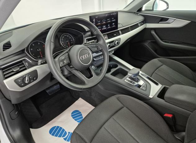 AUDI A4 Avant 30 2.0 tdi 136cv S tronic - Foto 9