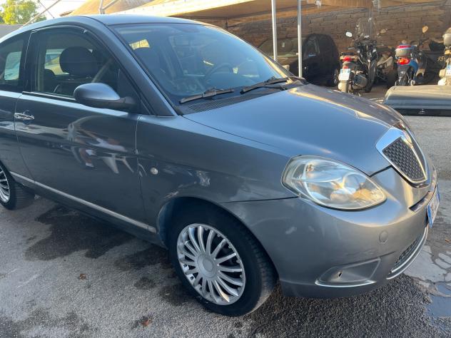 Lancia Ypsilon 1.3 MJT 75 CV 07 - Foto 4