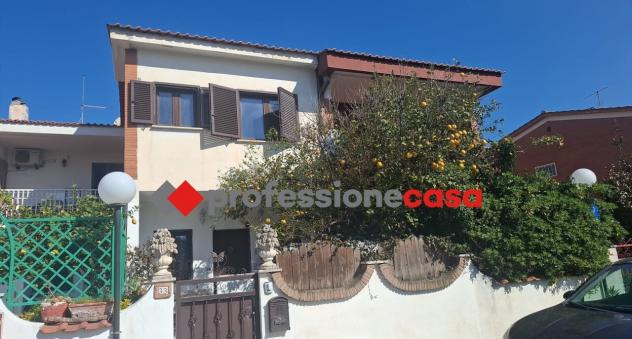 Villa a schiera in vendita a Pomezia
