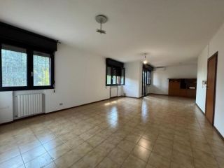 Pentalocale in affitto a Bologna