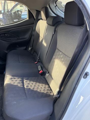 Toyota Yaris 1.5 Hybrid SINISTRATA - Foto 8