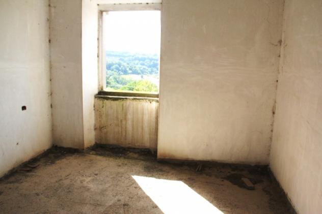 Porano - Vendesi fabbricato allo stato grezzo divisibile in più unità abitative con corte esterna - Foto 4