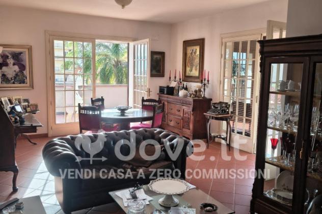 Villa di 330 m² con 5 locali in vendita a Reggio Calabria