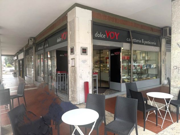 CEDESI ATTIVITA’ BAR/PASTICCERIA, CON CANNA FUMARIA - Foto 6