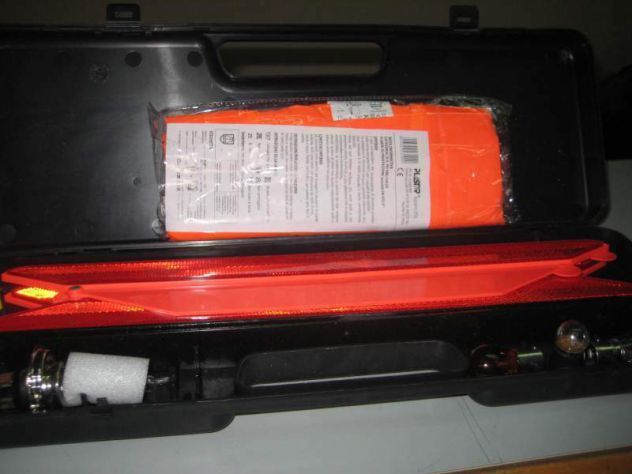 KIT SOS AUTO TRIANGOLO DI EMERGENZA GIUBBOTTO EMERGENZA - Foto 4