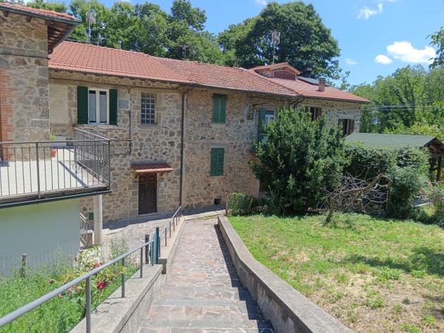 Pentalocale in vendita a Abbadia San Salvatore