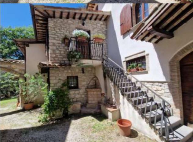 Immobile in asta di 309 m² con più di 5 locali e box auto in vendita a Gualdo Tadino - Foto 4
