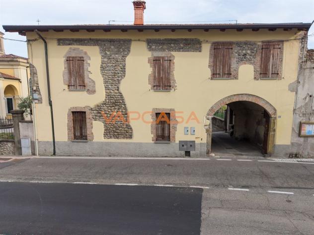 CORTE CON DUE FABBRICATI INDIPENDENTI DA RISTRUTTURARE - Foto 3