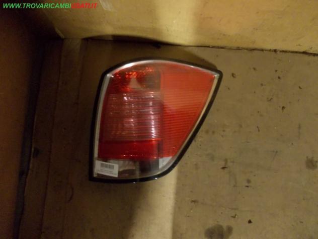 FANALE POST.D. OPEL ASTRA (A04) SW  Parti elettriche  Fanaleria  Fanali  Fanale post. sx. OPEL - ASTRA H - 01-02-2004 - 01-10-2010