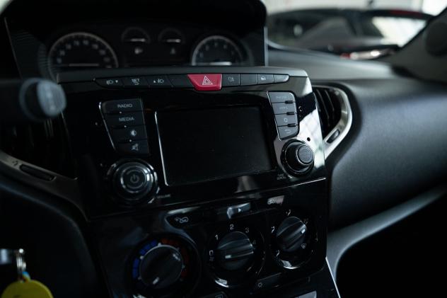 Lancia Ypsilon III 2015 1.2 Gold 69cv my16 - Foto 10