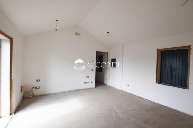 BIFAMILIARE di 10 vani e di 250 mq (POVEGLIANO) rif. SW136