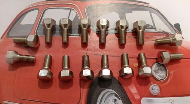 Kit 16 Bulloni Conici Nichelati Fiat 500 R / 126