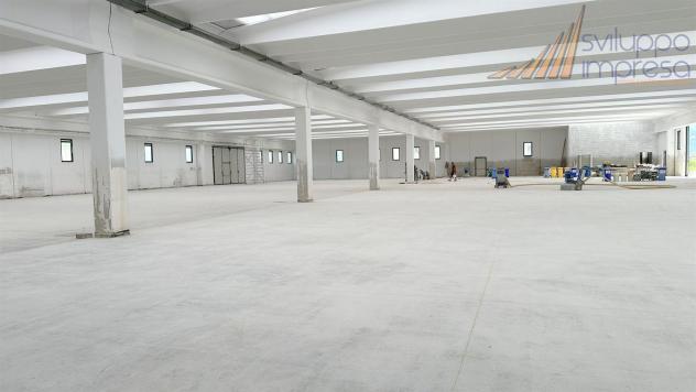 CAPANNONE INDIPENDENTE CON PALAZZINA UFFICI IN AFFITTO A CORNATE D'ADDA - Foto 2