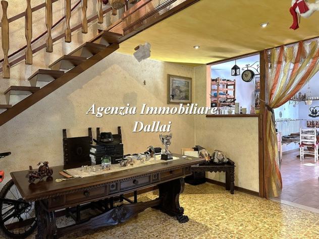 Appartamento con terrazzo, garage e cantina - Foto 9