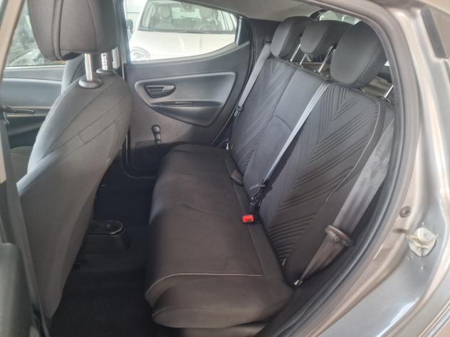 Lancia Ypsilon 1.0 Hybrid Gold 2023 - Foto 5