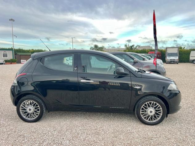 Lancia Ypsilon 1.2 5 porte - Foto 5